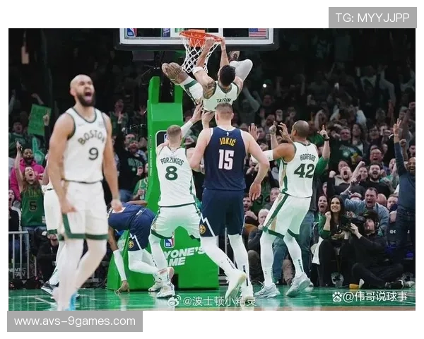 攻守均衡的凯尔特人：双探花吸引防守，角色球员大胆跑位空位投篮。