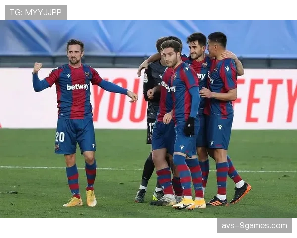 高压与防反的博弈：2026赛季西甲中游球队战术风格趋同化现象